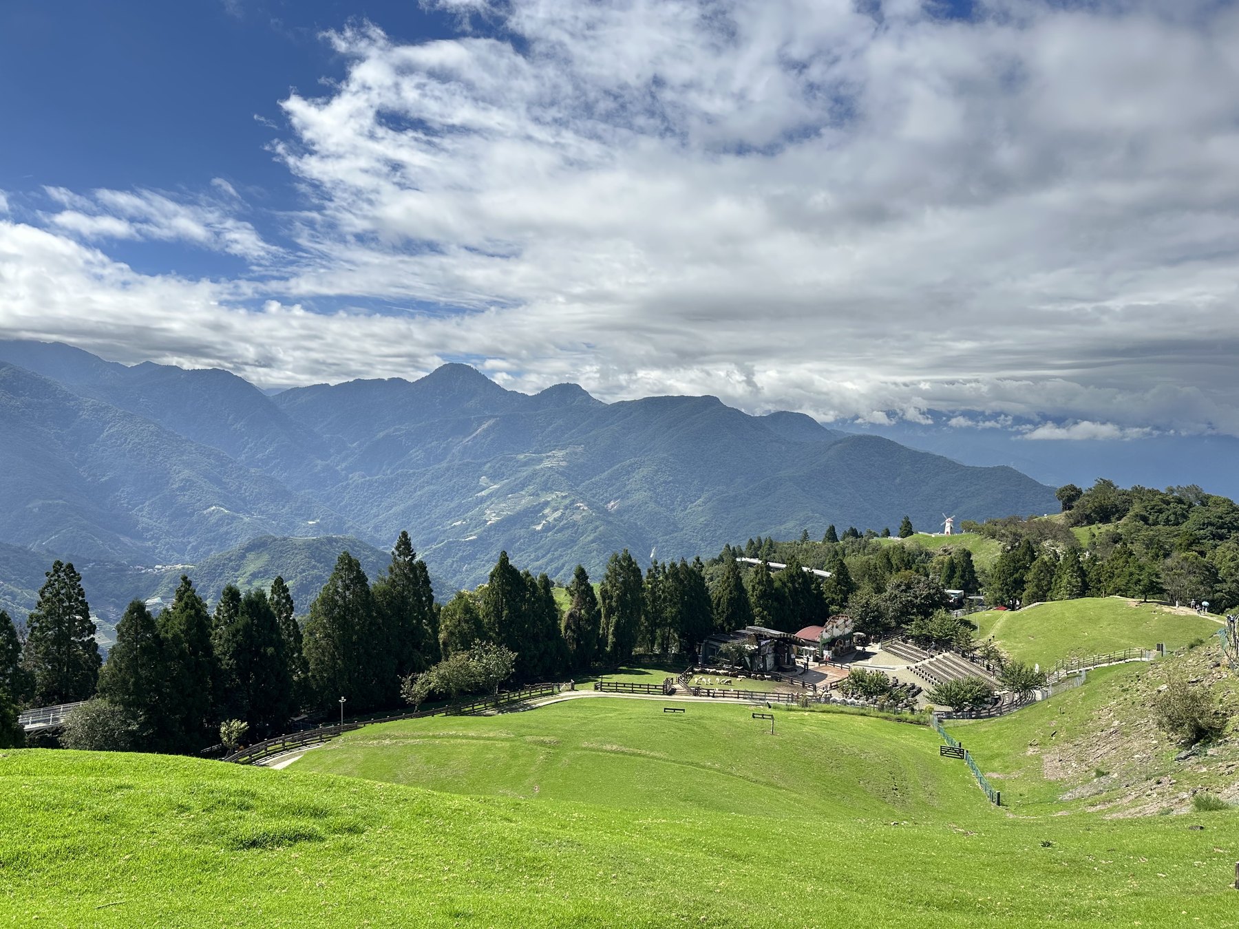 南投・清境周辺の山景色