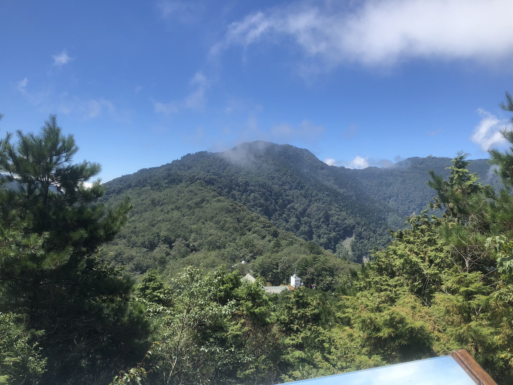 雪霸雲霧步道美麗山景